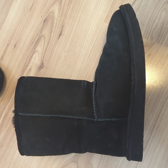 UGG Boots - Picture 4 of 12